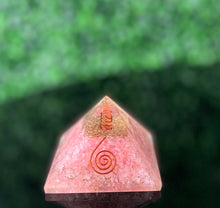 Load image into Gallery viewer, Orgonite Pyramids